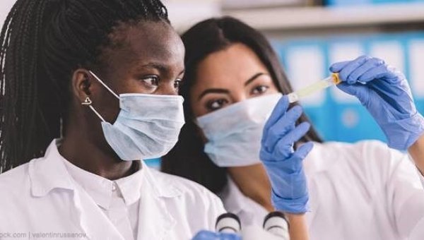 Female scientists in a laboratory